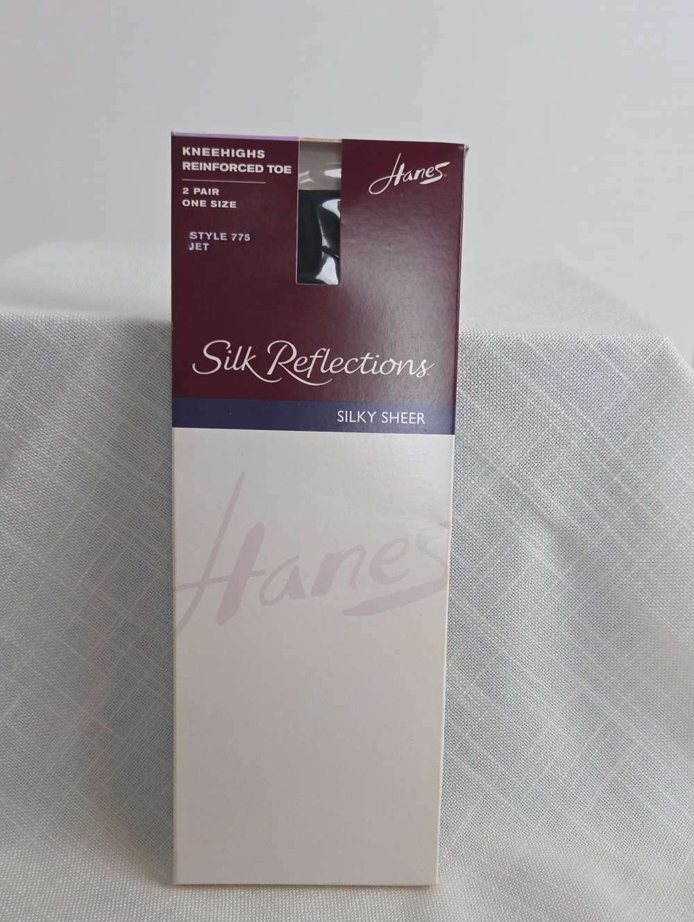 Hanes Silk Reflections Knee Highs - Jet Black (Packaged)